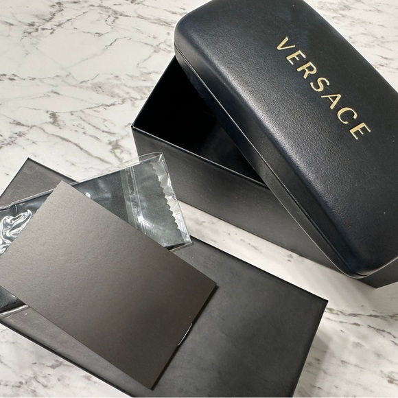 Versace sunglasses - Picture 5 of 7